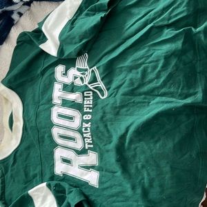 Cute sporty top. Good for all seasons soft